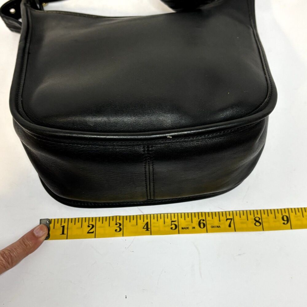 Coach Legacy Collection Shoulder Bag Black Glove Tanned Leather Brass Hardware - Picture 7 of 8